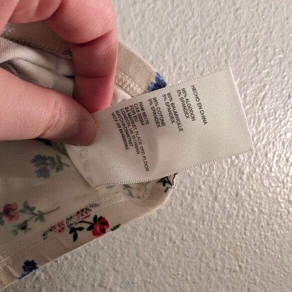 Urban Outfitters Floral Top - Picture 3 of 6